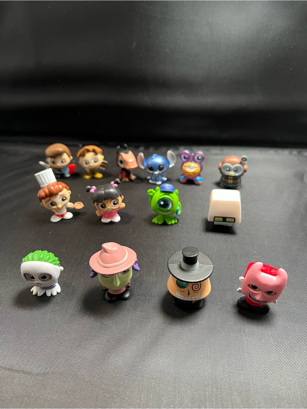 Disney Doorables Mini Figures Collectible Lot of 14 – Surprise Mini Collectibles